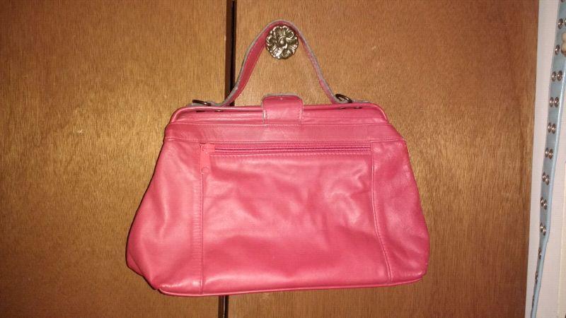 Vintage Red leather hand bag purse $15 takes No Holds
