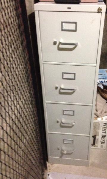 4 Drawer File cabinet with key