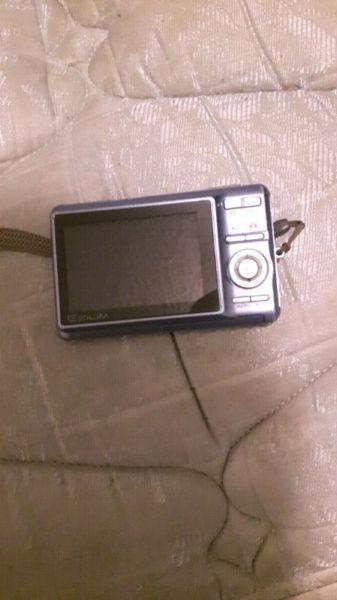Digital camera with charger for sale