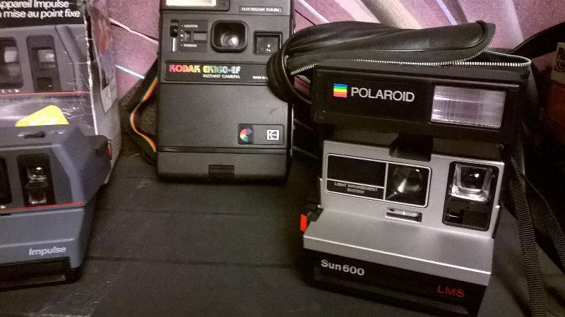 3 Vintage instant cameras Polaroid, Kodak