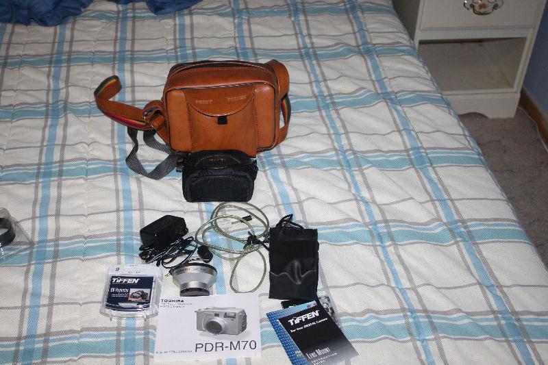 Toshiba Camera PDR M-70 Plus Leather Case and Accessories