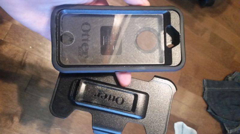 Iphone 5/5s otterbox case with belt clip