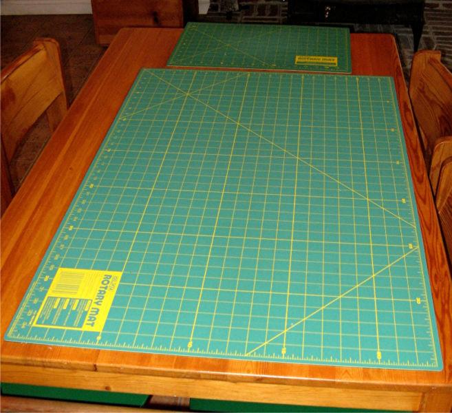 Rotary cutting mat
