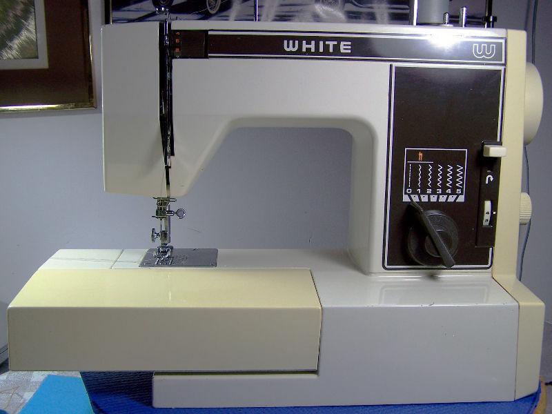 HEAVY DUTY WHITE PRECISION BUILT ZIGZAG SEWING MACHINE 1033