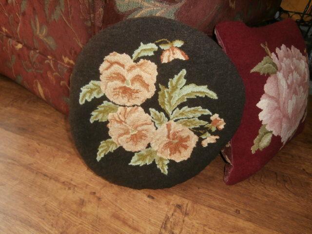 Hand Hooked Pansy Seat Pad 15