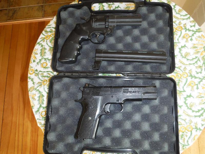2 target pistols with over 250 with extra barrel