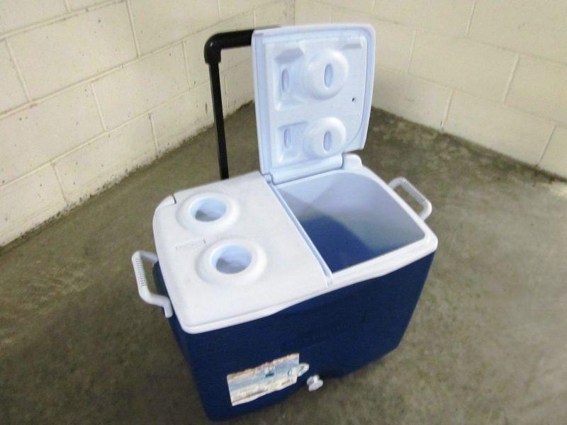 Wheeled cooler