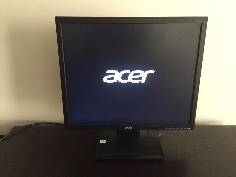 Moving Sale : Acer Monitor