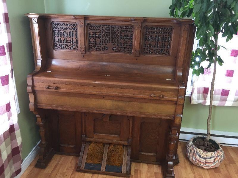 PUMP Organ & Stool for Sale