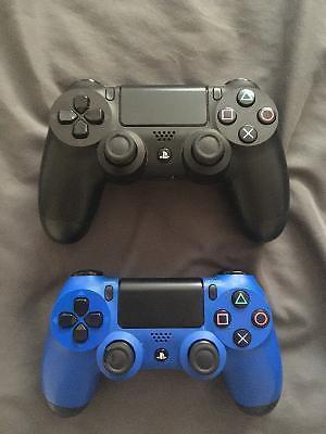 2 ps4 controllers