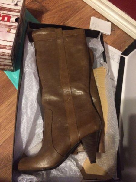Womens boots size 10
