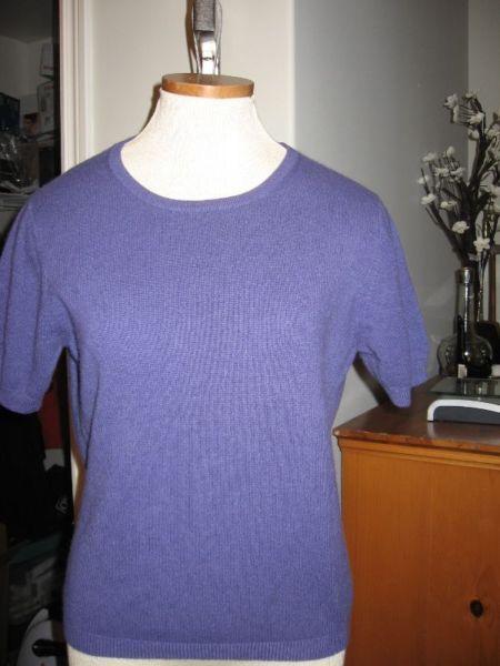 Beautiful 100% Cashmere Lord & Taylor top size medium