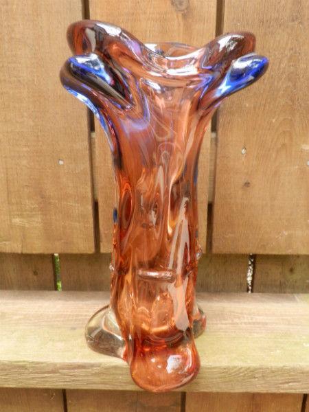 A GORGEOUS THICK CRYSTAL MURANO VASE, VERY COLOURFUL + RARE. Wat