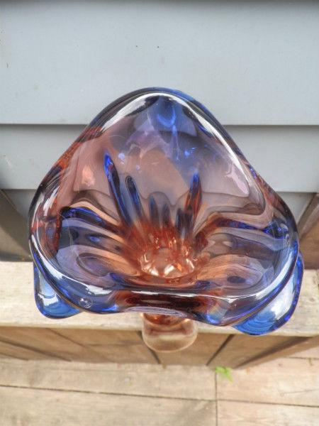 A GORGEOUS THICK CRYSTAL MURANO VASE, VERY COLOURFUL + RARE. Wat