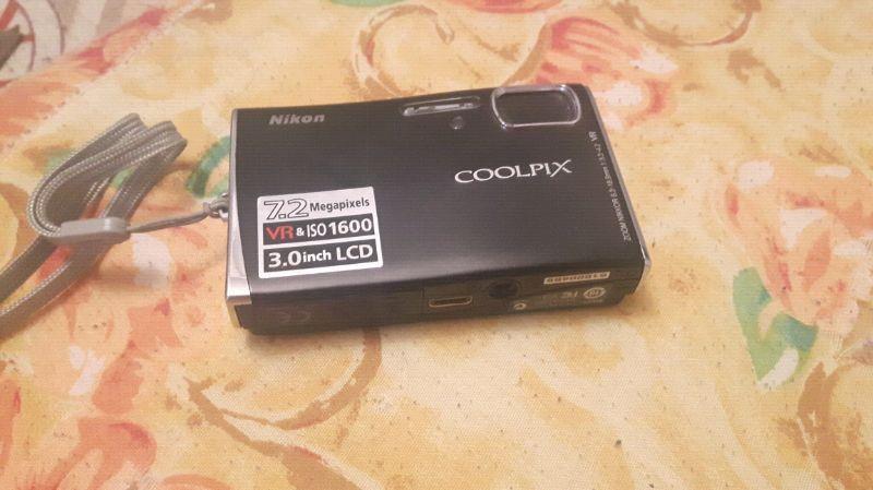 Coolpix Nixon camera 7.2 megapixels 3.0 inch LCD