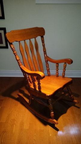 Solid Oak Wood Rocking Chair - Excellent Condition