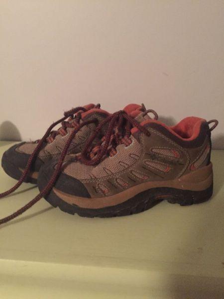 Columbia youth hiking boots