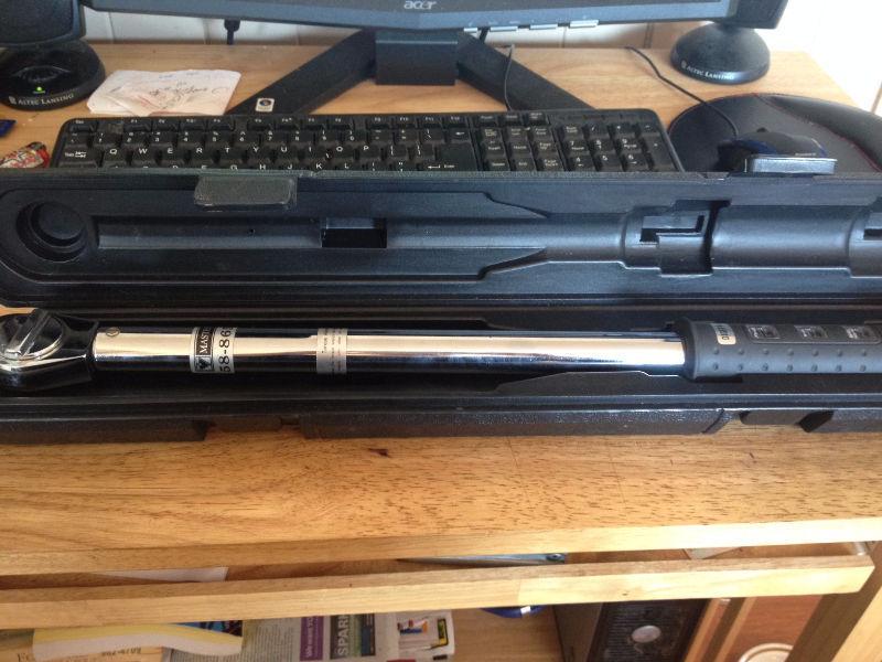 Selling a mastercraft digital torque wrench. Its a 1/2