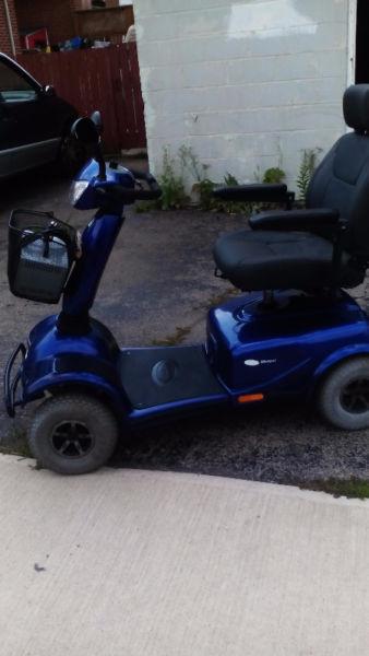 4 wheel invacare meteor mobility scooter 1 year waranty. comi