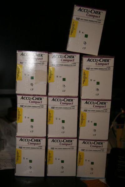 $20 SPECIAL 08/2016 EXP. ACCU-CHEK COMPACT STRIPS