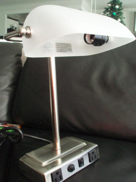 NEW BANKERS LAMP - GREAT GIFT - WITH TWO CHARGING OUTLETS