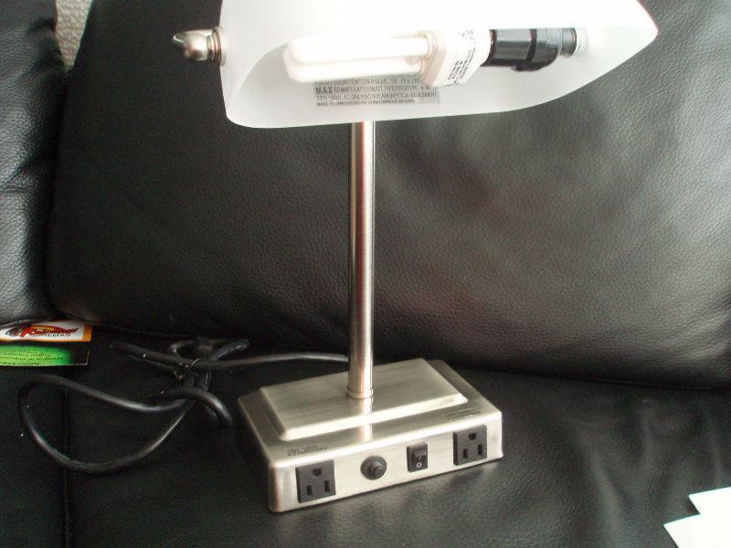 NEW BANKERS LAMP - GREAT GIFT - WITH TWO CHARGING OUTLETS