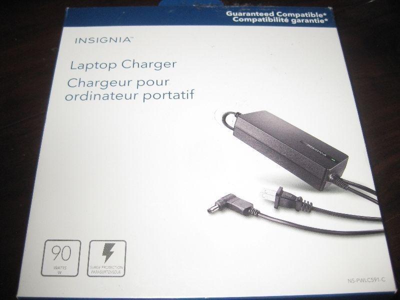 Insignia Universal 90W PC Laptop Charger / Power Adapter. NEW
