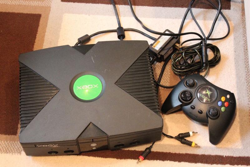 Original Xbox with controller and Fable