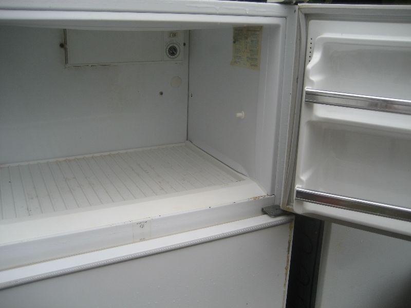 Frigidaire Elite Apartment size fridge FREE DELIVERY