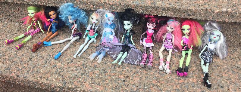 Lot of Monster High Dolls