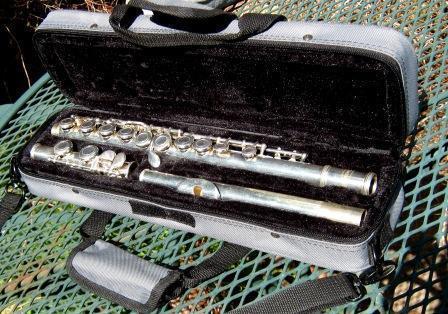FLUTE BY SINCLAIR WITH CASE IN VERY GOOD CONDITION