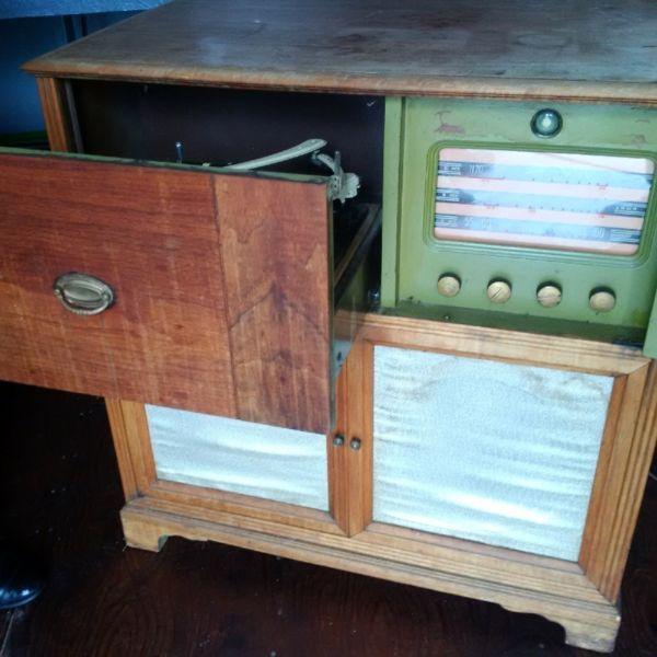 Antique Radio\Record Player
