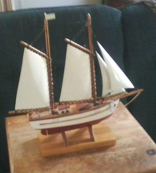 HANDCRAFTED MODEL SAILING SHIP
