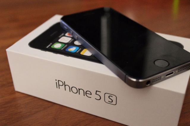 iPhone 5S Unlocked,Works with Rogers, Fido, Wind, Mobilicity