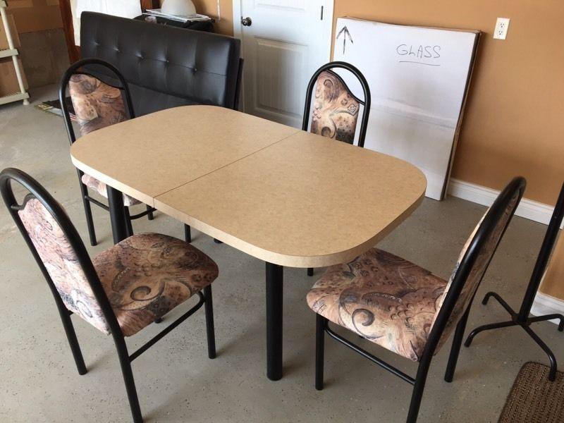 Solid dining set with extention