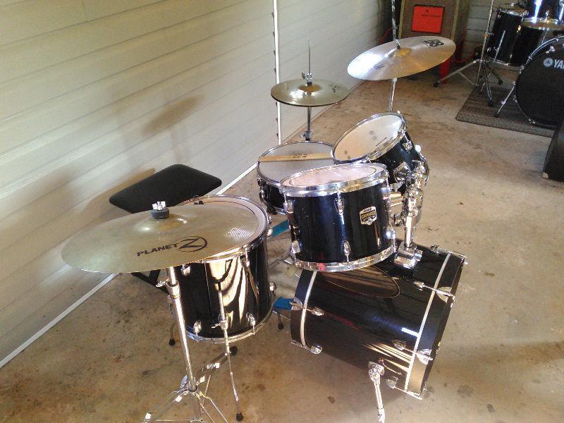 Yamaha 5 PC. drum kit. 500$
