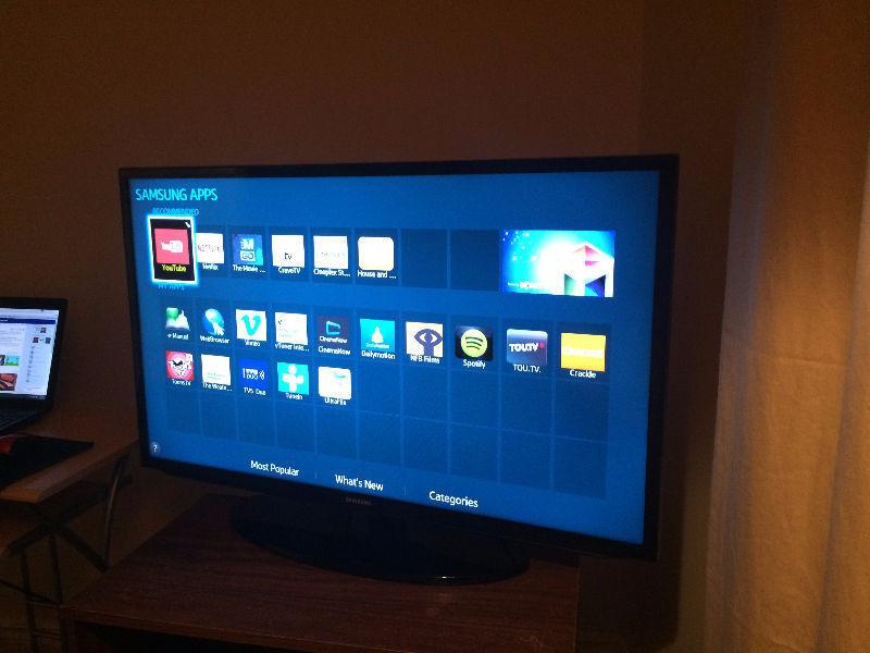 40' LED Samsung Smart tv Used only 5 months