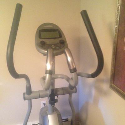 Gym quality elliptical