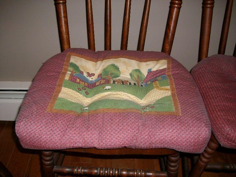 Country style chair cushions in very good condition