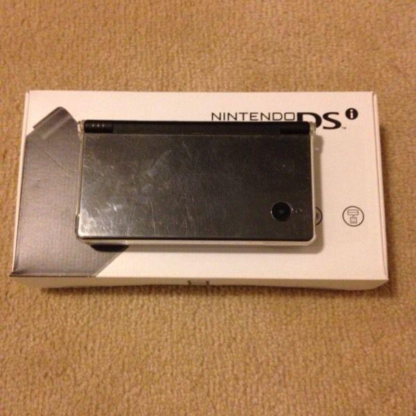 Nintendo DSi - Black with protective case