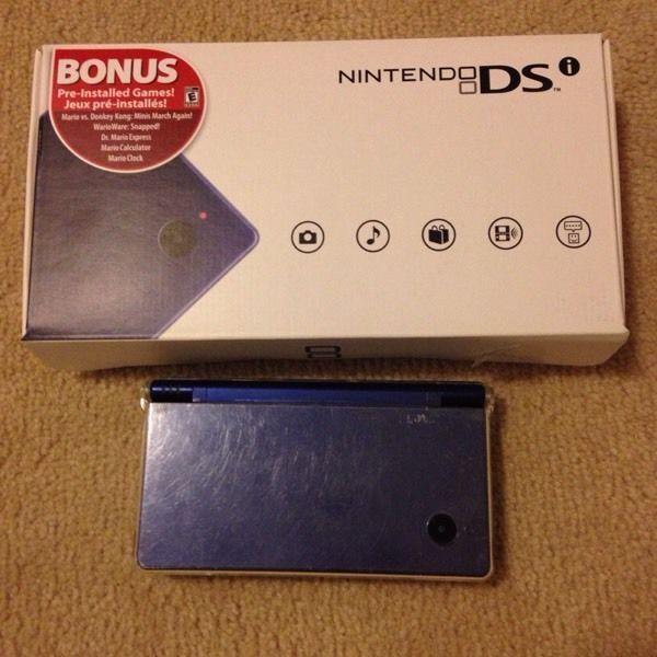 Nintendo DSi - Blue with protector case