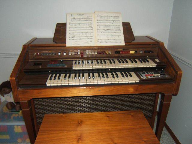 Farfisa Electric Organ