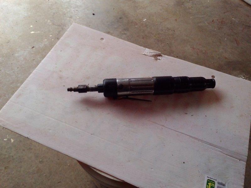 Snap on air screwdriver
