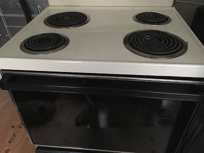 Kenmore stove in good condition