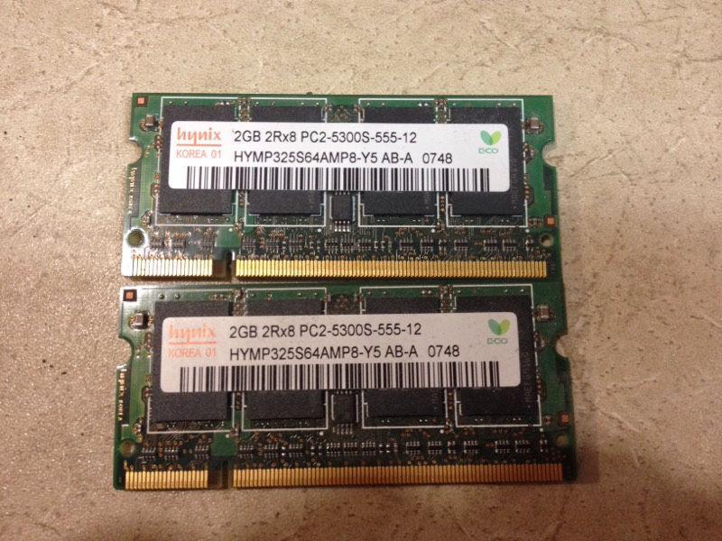 Barette mémoire vive pour portable RAM 512 mo ou 2Go