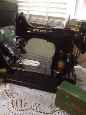 1956 Singer Featherweight Portable 222K Sewing Machine