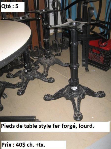 Pied de table en fer style fer forgé