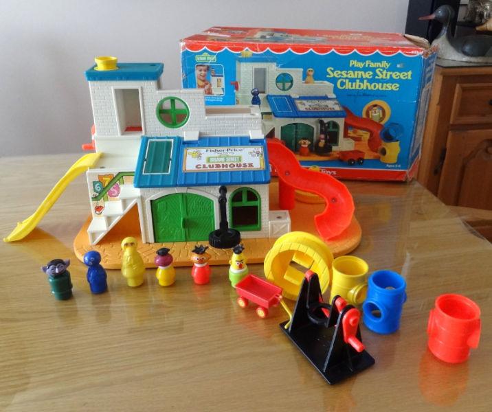 FISHER PRICE LITTLE PEOPLE SESAME STREET CLUBHOUSE # 937