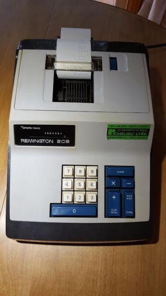 Calculatrice électrique Remington modèle 208