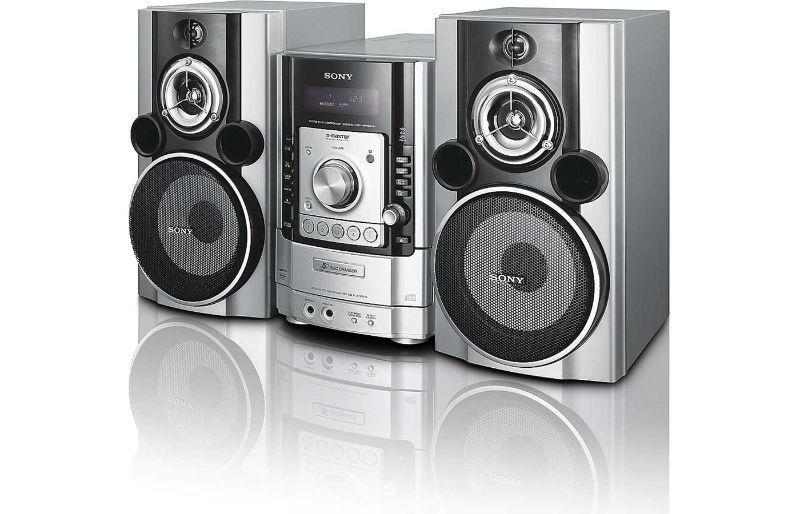 With the CMT-HPR99XM system from Sony, you can enjoy your CD col